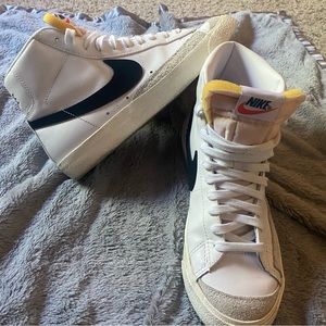 Nike Blazer Mid 77